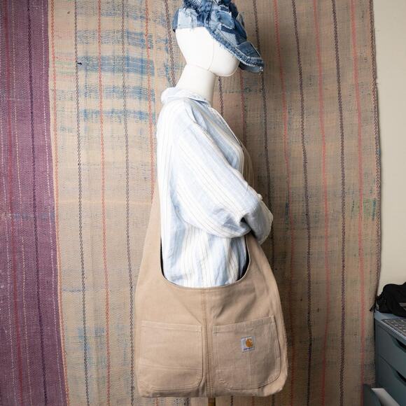 Upcycled carhartt hobo bag - Picture 2 of 6